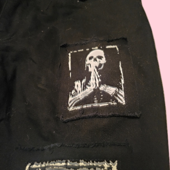Hot Topic Social Collision Goth Black Skull Patch Wide Leg Jeans 30Wx32L - Picture 8 of 14